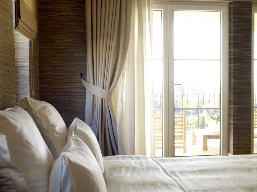 Cortinas com porta de sacada