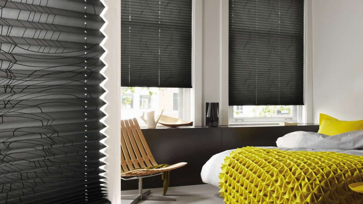 Cortinas plissadas no interior