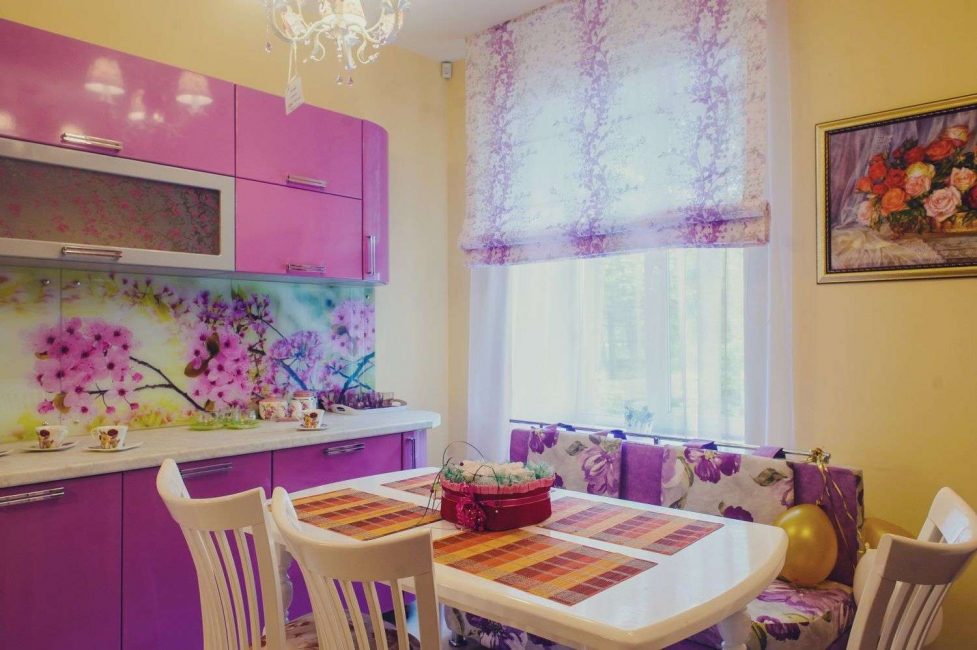 Cortinas roxas para a cozinha