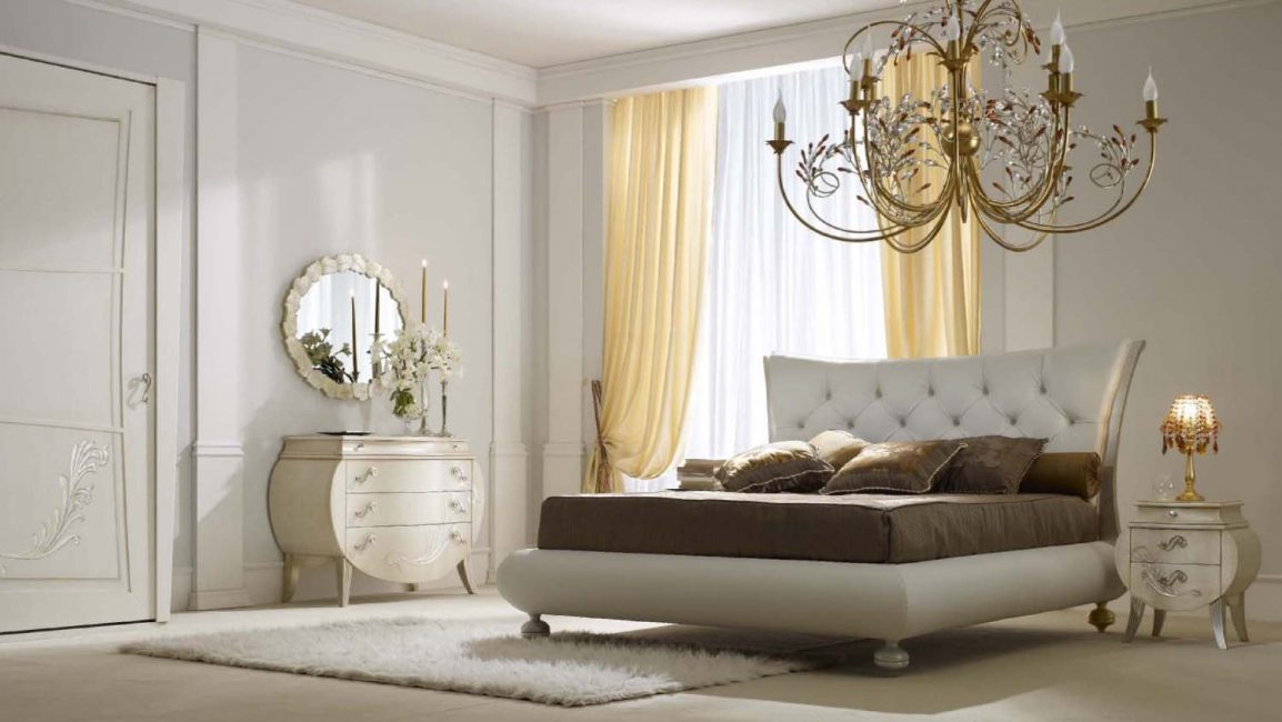 Mobiliário italiano e decoração não são apenas elegantes, mas também versáteis.