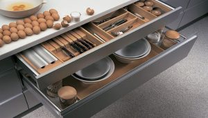 Secador de cozinha para pratos no armário (115 + fotos) - built-in, canto, aço inoxidável. Qual você escolhe?