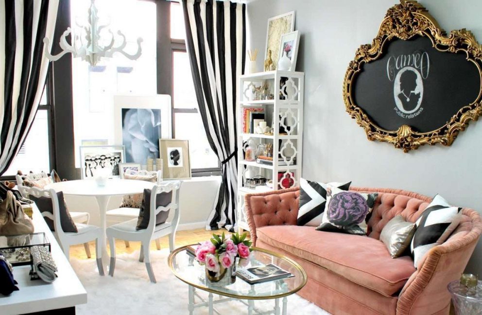 Opção de cortinas preto e branco