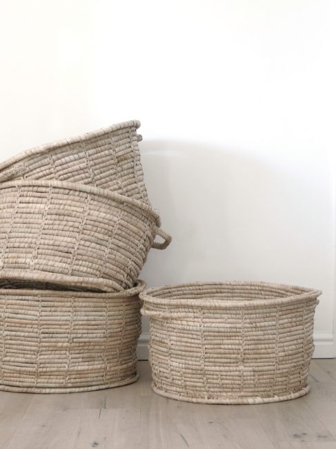 Cesta de vime será o destaque da sala