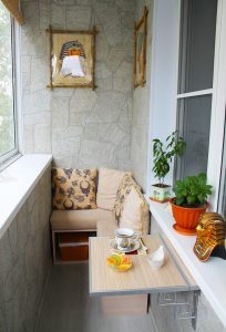 Como equipar uma pequena varanda em um apartamento: elegante, bonito, prático? 190+ (Fotos) Interiores com acabamento
