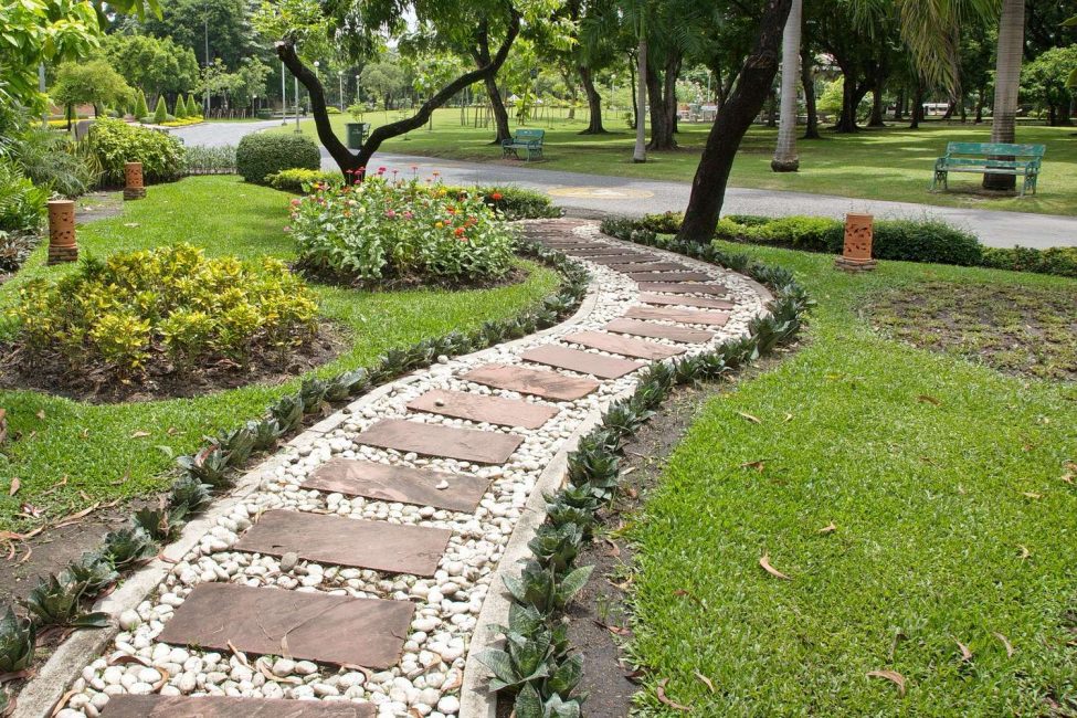 Caminhos de jardim feitos à mão