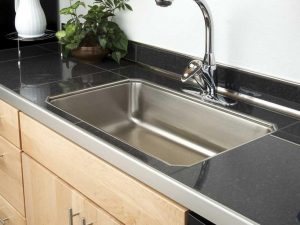 Countertop tiles - การออกแบบดั้งเดิมของพื้นผิวการทำงาน ตัวเลือก 195+ (ภาพถ่าย) สำหรับห้องครัวและห้องน้ำ