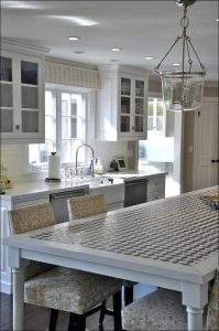 Countertop tiles - การออกแบบดั้งเดิมของพื้นผิวการทำงาน ตัวเลือก 195+ (ภาพถ่าย) สำหรับห้องครัวและห้องน้ำ