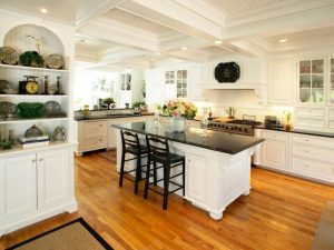 Decoração de interiores de uma grande cozinha moderna: 200 + (foto) idéias de design (cortinas, papel de parede, balcão de bar)