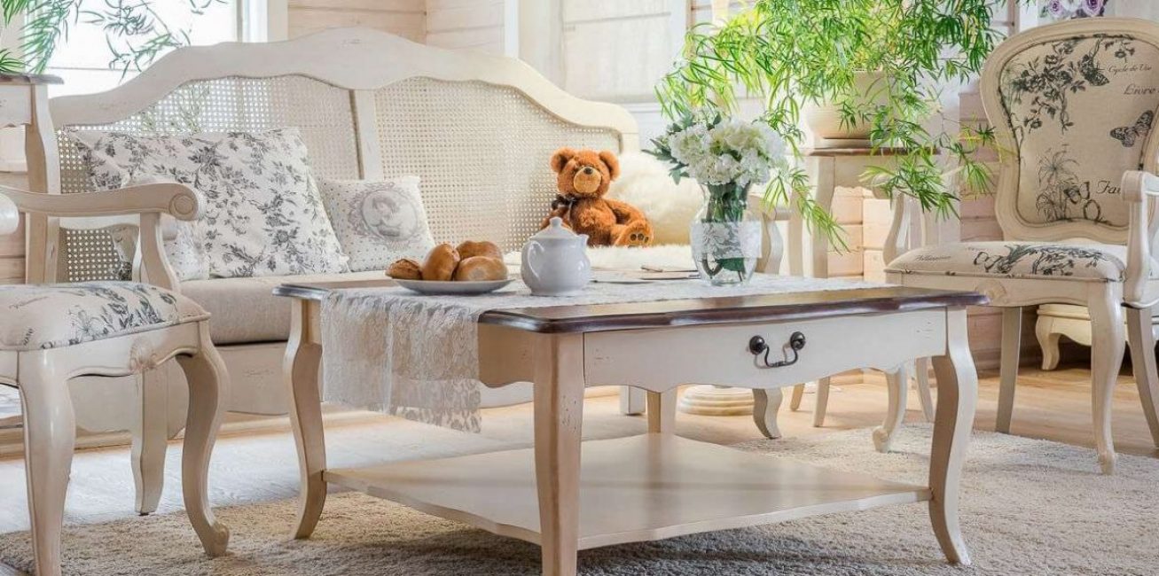 A mesa deve estar em harmonia com os móveis da sala.