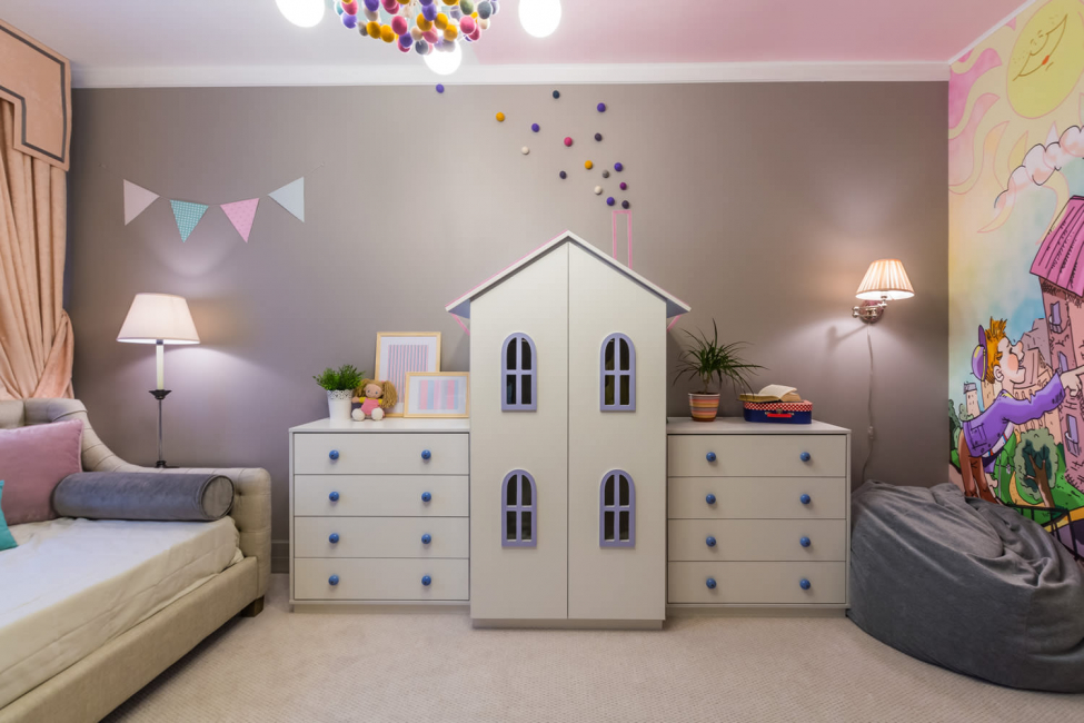 Interior da sala para uma pequena princesa