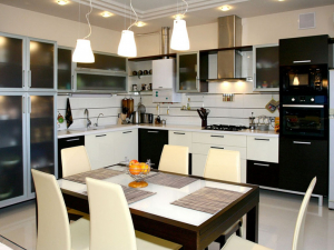 Iluminação adequada na cozinha: Opções modernas para um design aconchegante (mais de 155 fotos)