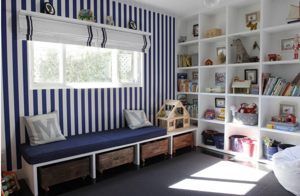 Prateleiras são móveis versáteis com função de decoração.