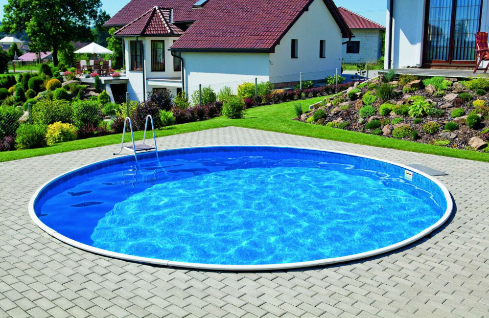 Piscina com estrutura redonda resistente a geada