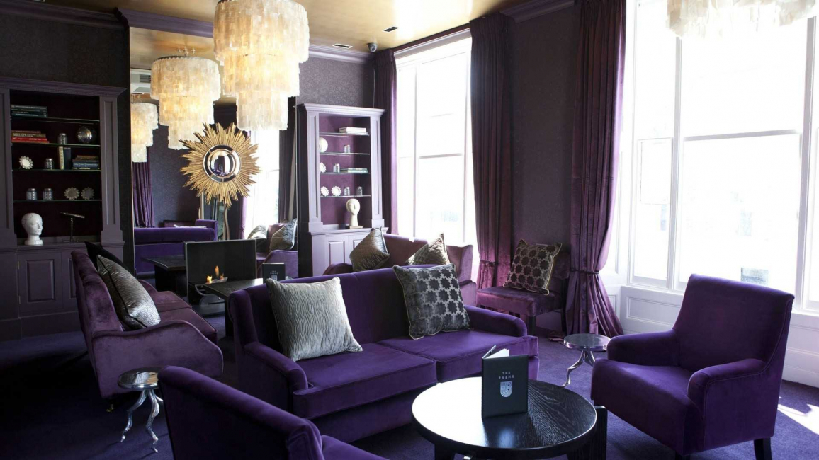 Muitas vezes, roxo é usado para decoração