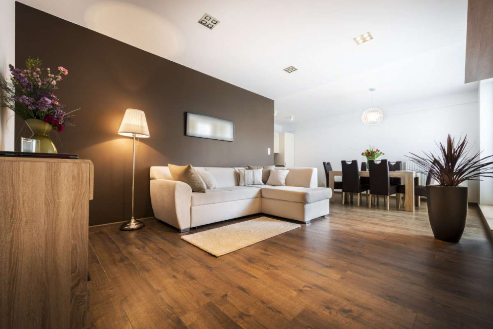 Parquet piso dá frustração e beleza do quarto