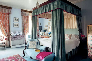 Design de cama de luxo com um dossel para o conforto romântico. 160+ (Fotos) para quartos para adultos e crianças (+ Avaliações)