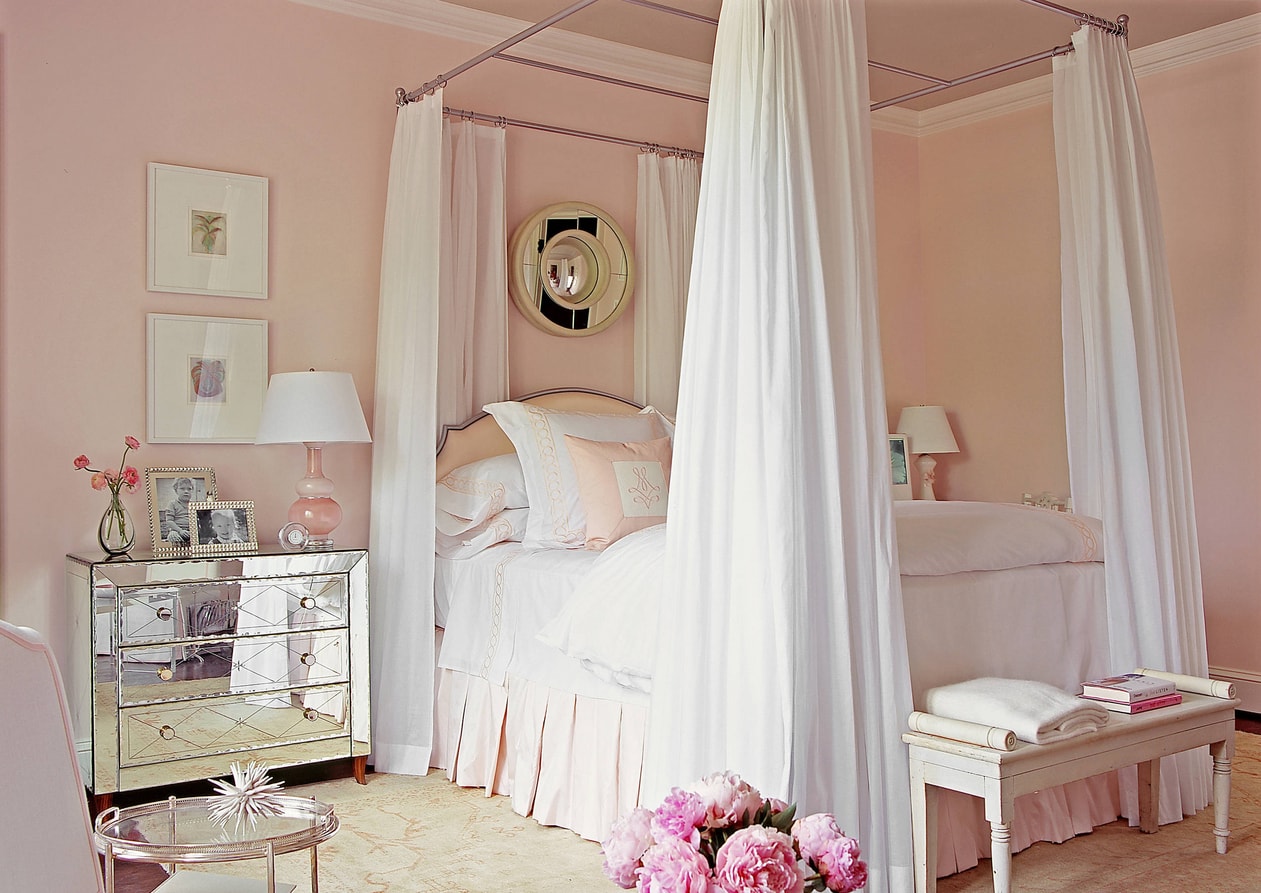 Design de cama de luxo com um dossel para o conforto romântico. 160+ (Fotos) para quartos para adultos e crianças (+ Avaliações)