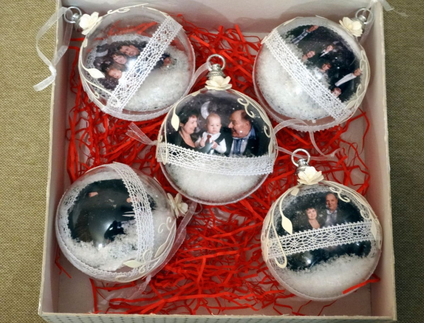 Bolas de Natal com uma foto de família
