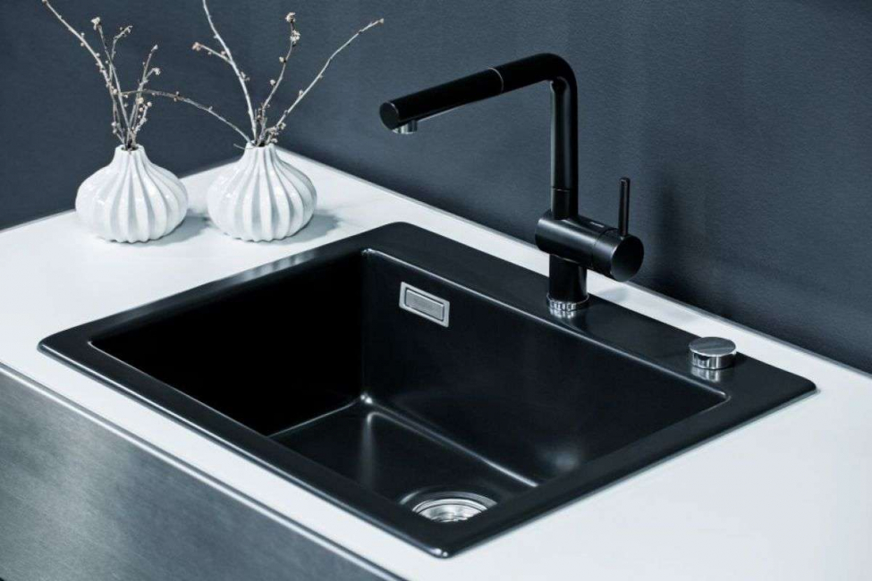 Lavatórios de Corian são fáceis de limpar.
