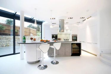 Idéias de design de cozinha em uma casa particular: mais de 130 fotos e opções de layout