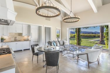 Idéias de design de cozinha em uma casa particular: mais de 130 fotos e opções de layout