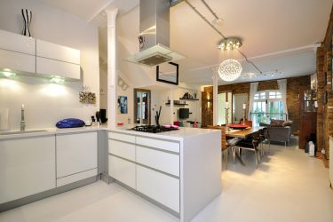 Idéias de design de cozinha em uma casa particular: mais de 130 fotos e opções de layout