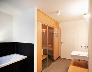 Banhos com uma mansarda para os amantes do bom descanso: 230+ (Foto) Projetos (de um bar, com terraço, com varanda)