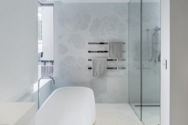 Azulejo branco - Criando um design espetacular. 300+ (foto) Acabamentos interiores