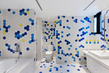 Azulejo branco - Criando um design espetacular. 300+ (foto) Acabamentos interiores