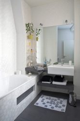 Azulejo branco - Criando um design espetacular. 300+ (foto) Acabamentos interiores