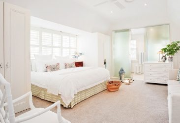 Quarto de design em estilo moderno (125 + fotos) - Cortinas brancas / papel de parede / guarda-roupa. Como não exagerar com uma escolha?