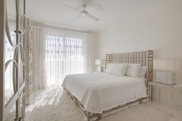 Quarto de design em estilo moderno (125 + fotos) - Cortinas brancas / papel de parede / guarda-roupa. Como não exagerar com uma escolha?