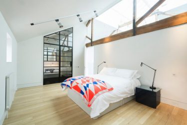 Quarto de design em estilo moderno (125 + fotos) - Cortinas brancas / papel de parede / guarda-roupa. Como não exagerar com uma escolha?
