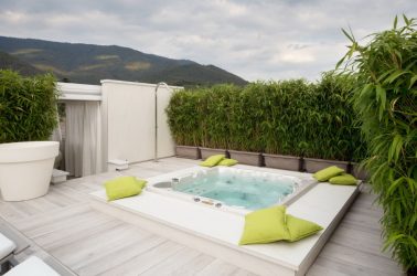 Como fazer uma piscina na casa de campo As mãos (mais de 165 fotos)? Frame, indoor, concrete - Qual é o melhor?