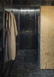 Decoração de casa de banho com pedra artificial: lavatório, bancada, prateleiras. Recursos de uso de material
