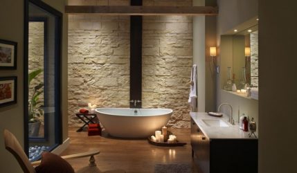 Decoração de casa de banho com pedra artificial: lavatório, bancada, prateleiras. Recursos de uso de material