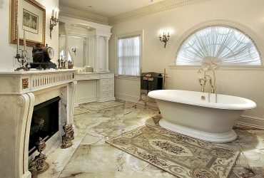 Decoração de casa de banho com pedra artificial: lavatório, bancada, prateleiras. Recursos de uso de material