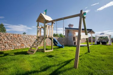 Como fazer uma casa confiável e bonita para crianças de madeira com as próprias mãos? 185+ (Fotos) Projetos para dar