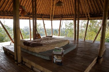 Como fazer uma casa confiável e bonita para crianças de madeira com as próprias mãos? 185+ (Fotos) Projetos para dar