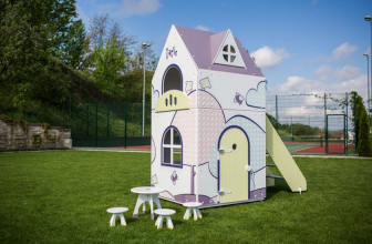 How to make a reliable and beautiful house for children of wood with their own hands? 185+ (Photos) Projects to give