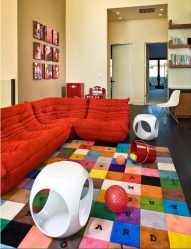 Projetar um quarto de crianças com um sofá macio: como e onde devo colocá-lo?