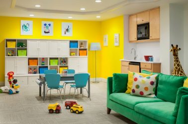 Projetar um quarto de crianças com um sofá macio: como e onde devo colocá-lo?