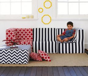 Projetar um quarto de crianças com um sofá macio: como e onde devo colocá-lo?