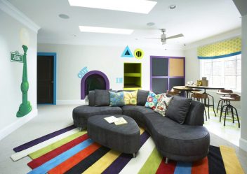 Projetar um quarto de crianças com um sofá macio: como e onde devo colocá-lo?
