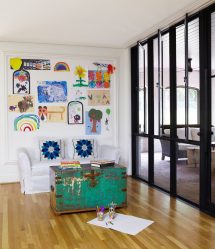 Projetar um quarto de crianças com um sofá macio: como e onde devo colocá-lo?