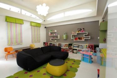 Projetar um quarto de crianças com um sofá macio: como e onde devo colocá-lo?