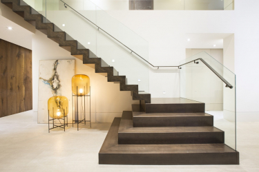 O design interior da moradia em estilo moderno: 155+ (foto) projetos para a sala de estar, cozinha, pátio