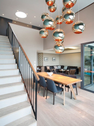O design interior da moradia em estilo moderno: 155+ (foto) projetos para a sala de estar, cozinha, pátio