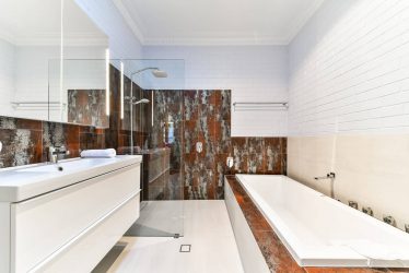 Projeto do banheiro em uma casa de madeira (mais de 200 fotos): decoração DIY (teto, piso, paredes)