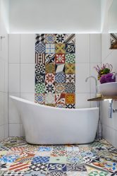 Projeto do banheiro em uma casa de madeira (mais de 200 fotos): decoração DIY (teto, piso, paredes)